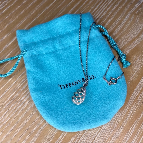 Tiffany Venezia Luce Mini Pendant Necklace - Picture 2 of 10